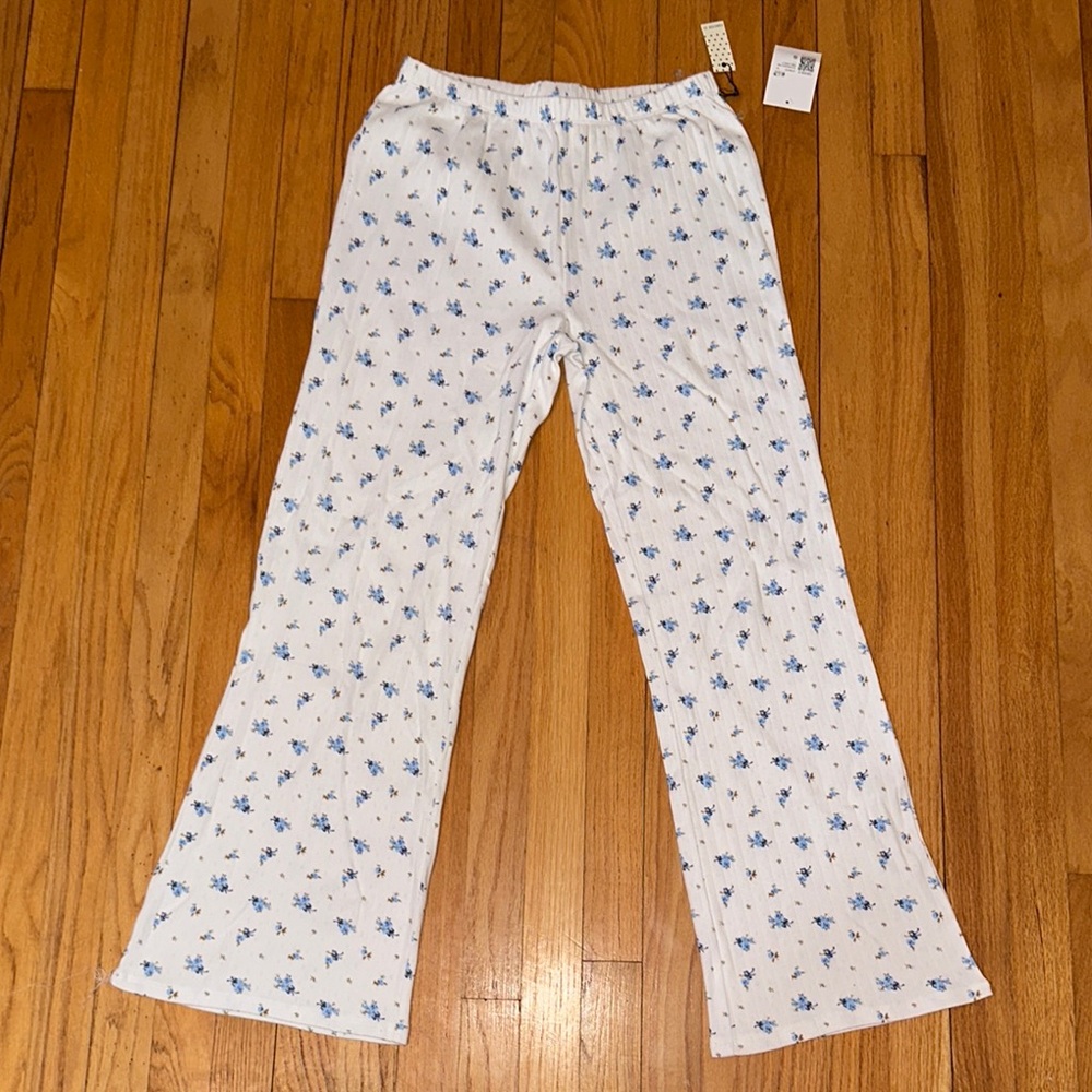 Forever 21 White and Blue Floral Pajama Pants
